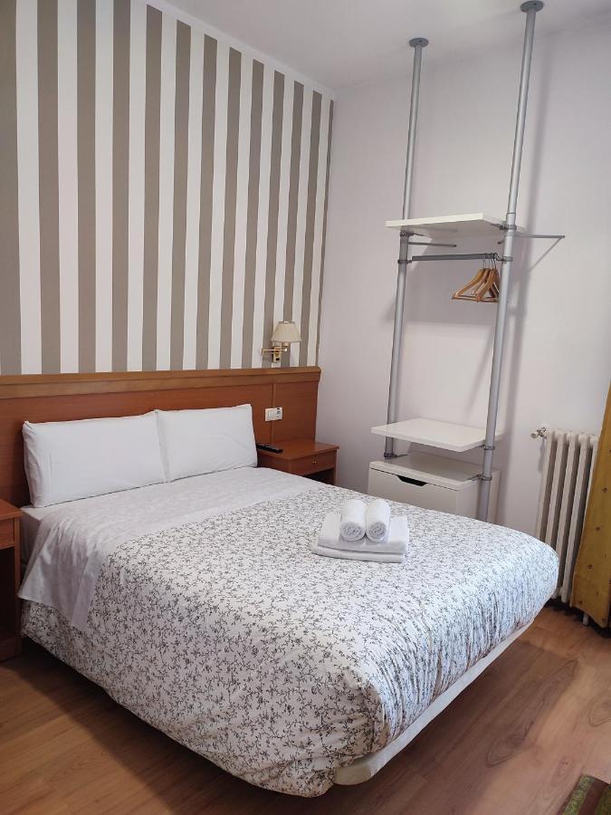 Hostal Salome Madrid Luaran gambar