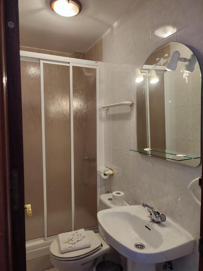 Hostal Salome Madrid Luaran gambar