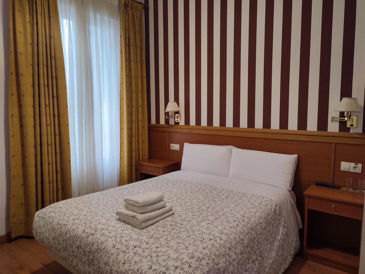 Hostal Salome Madrid Luaran gambar