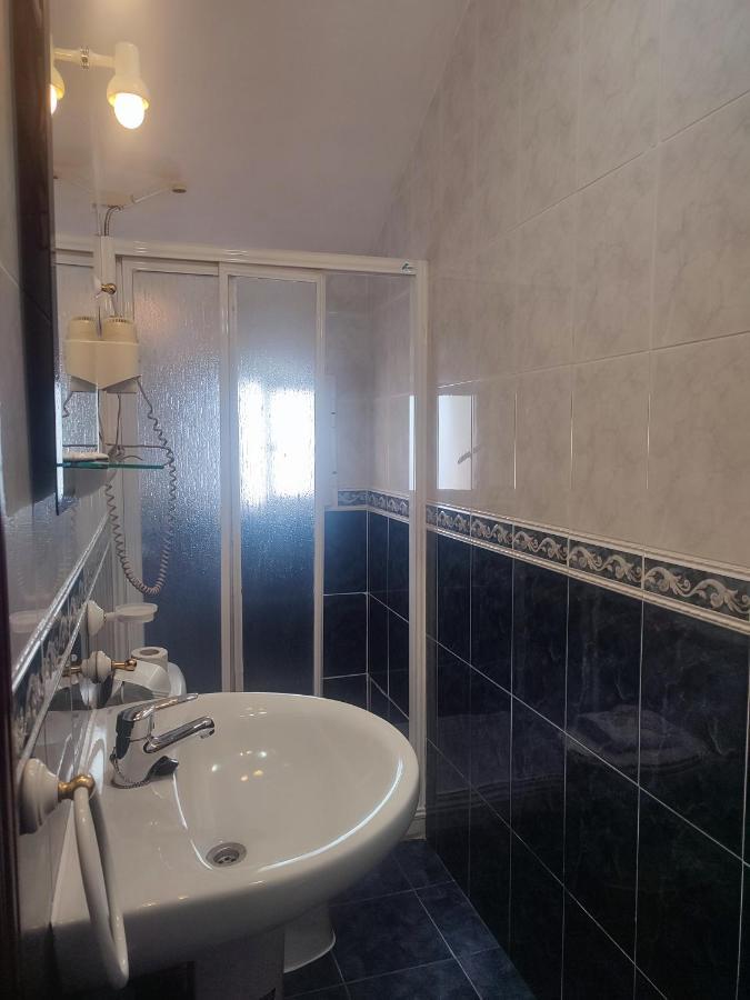 Hostal Salome Madrid Luaran gambar