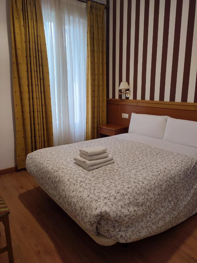 Hostal Salome Madrid Luaran gambar