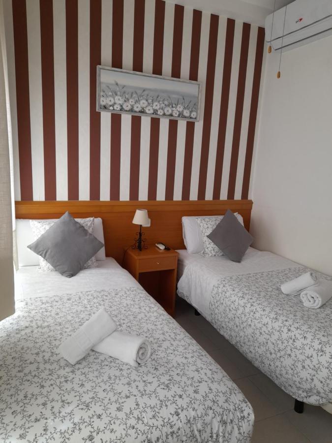 Hostal Salome Madrid Luaran gambar