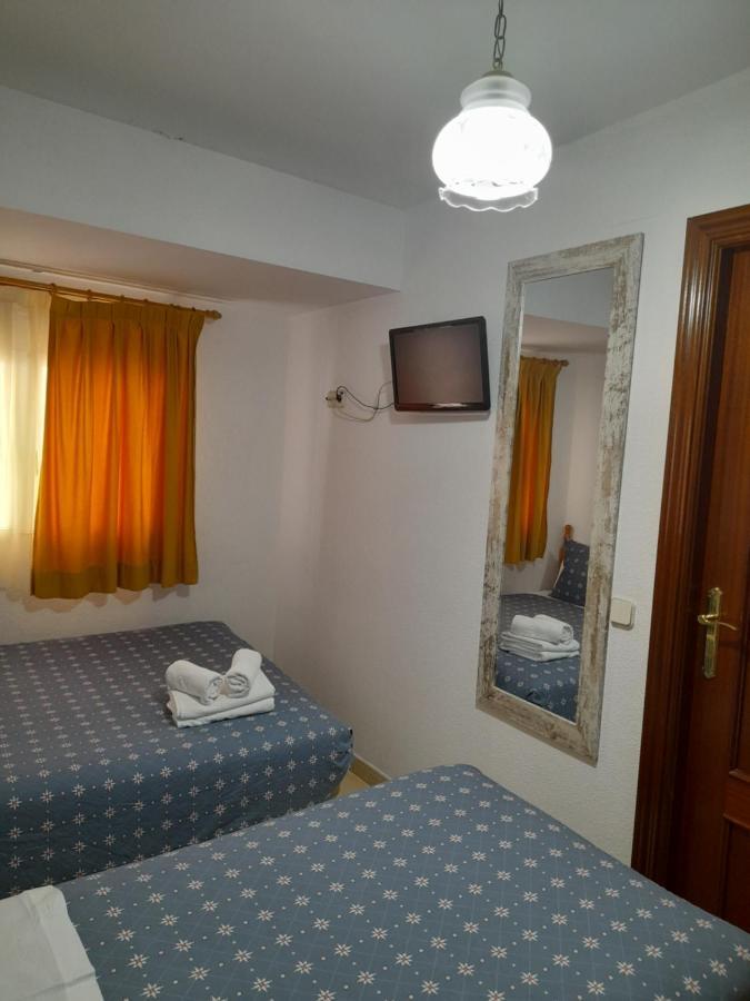 Hostal Salome Madrid Luaran gambar