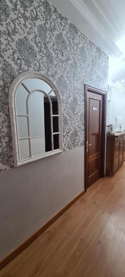 Hostal Salome Madrid Luaran gambar