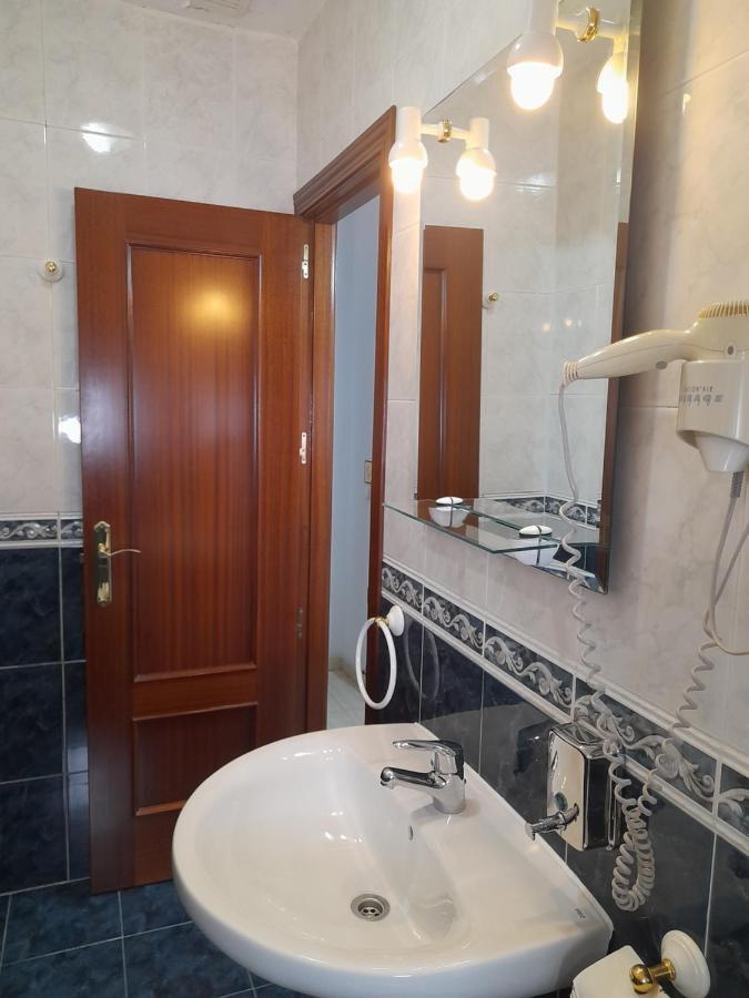 Hostal Salome Madrid Luaran gambar