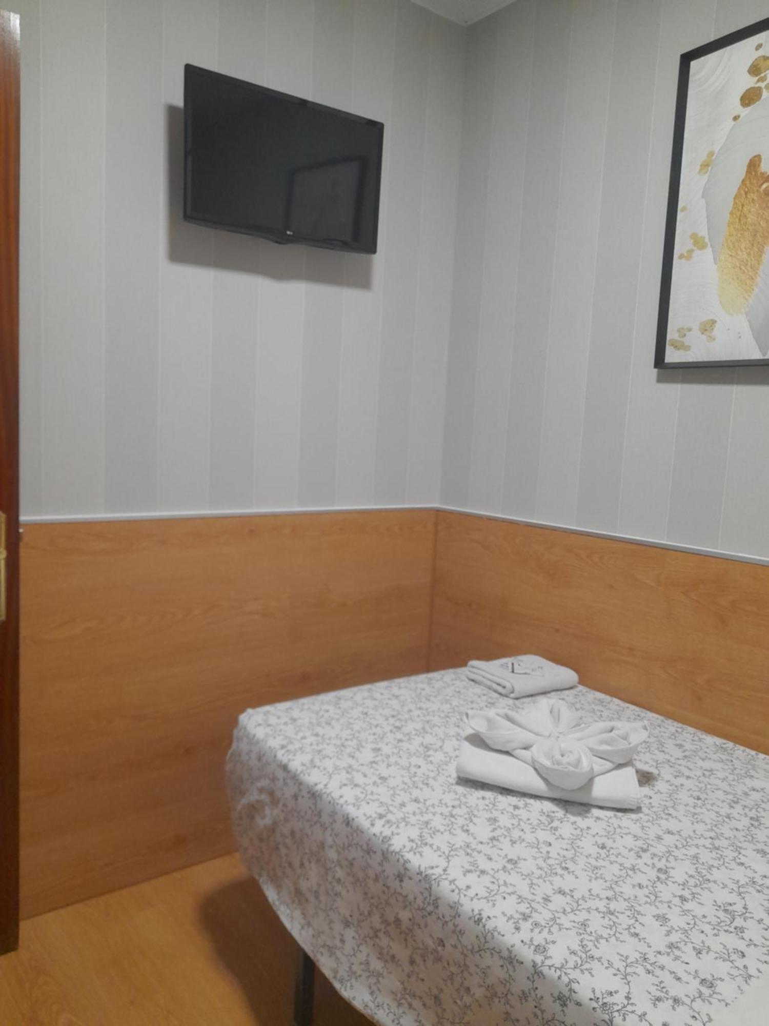 Hostal Salome Madrid Luaran gambar